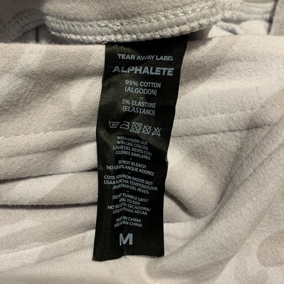 Alphalete Identity Pro Crop Hoodie - Silver Camo - Medium - Picture 9 of 9